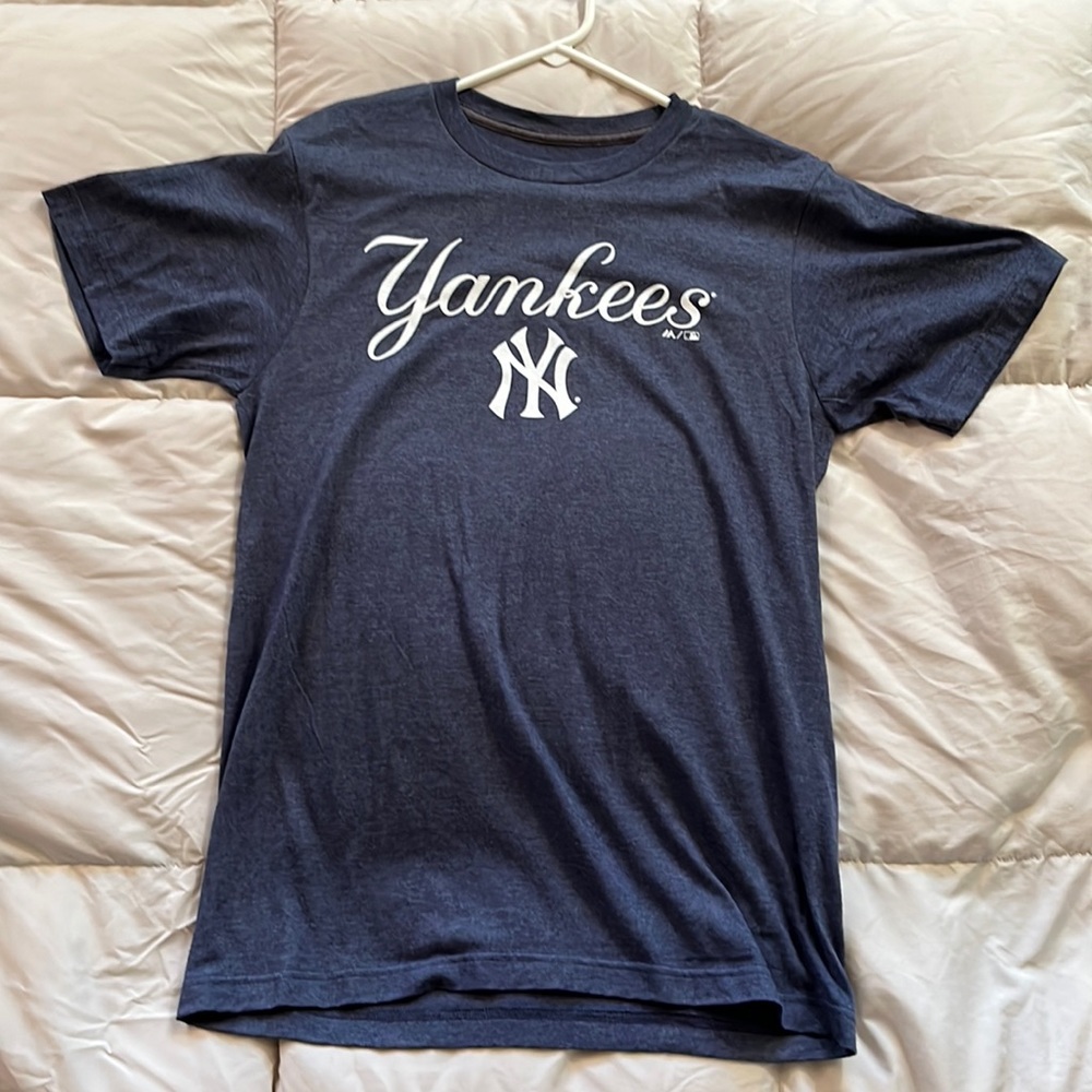 MENS Yankees T shirt